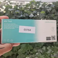 Pudełko testu na HIV, który pomaga w wykrywaniu aids. Wynik w 15 minut.