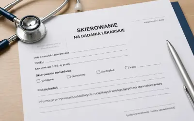 Dokument "Skierowanie na badania lekarskie" z pieczątką, stetoskopem i długopisem.