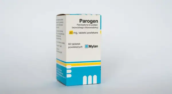 Opakowanie leku Parogen z paroksetyną 20 mg, 60 tabletek powlekanych, firmy Mylan.
